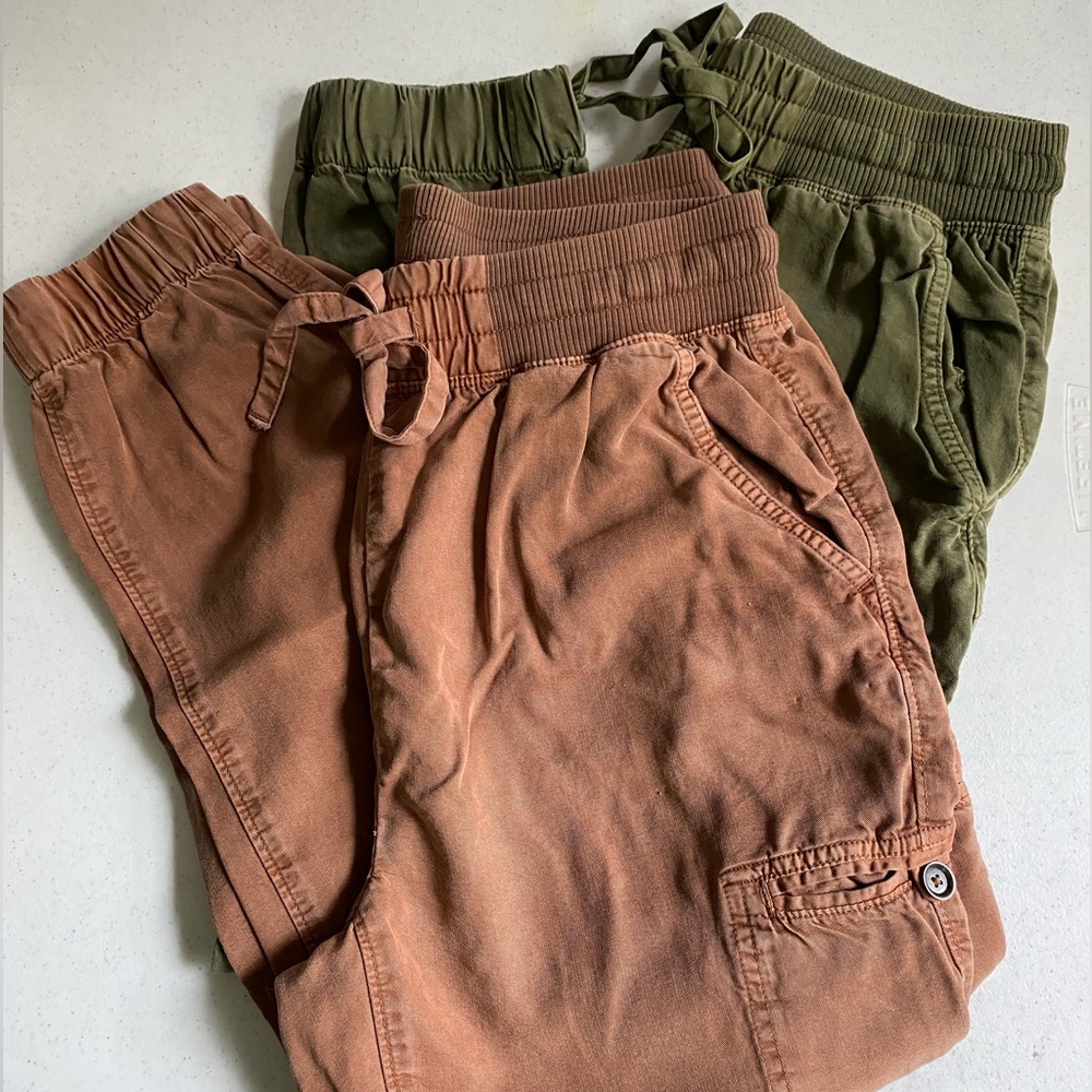 Aerie Essential High Waisted Cargo Joggers (Rust)